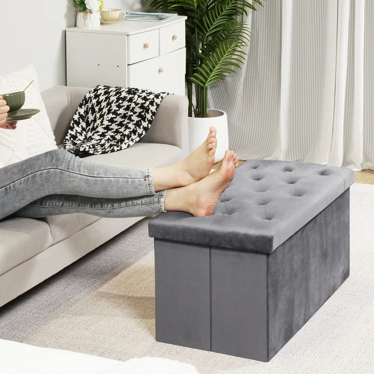 31.5" Grey Velvet Storage Ottoman D11410