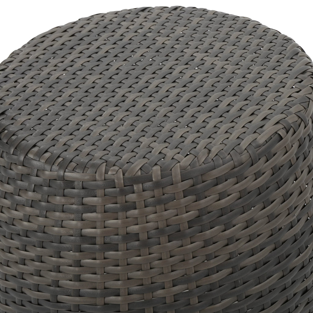 Gray Wicker Outdoor Side Table F573
