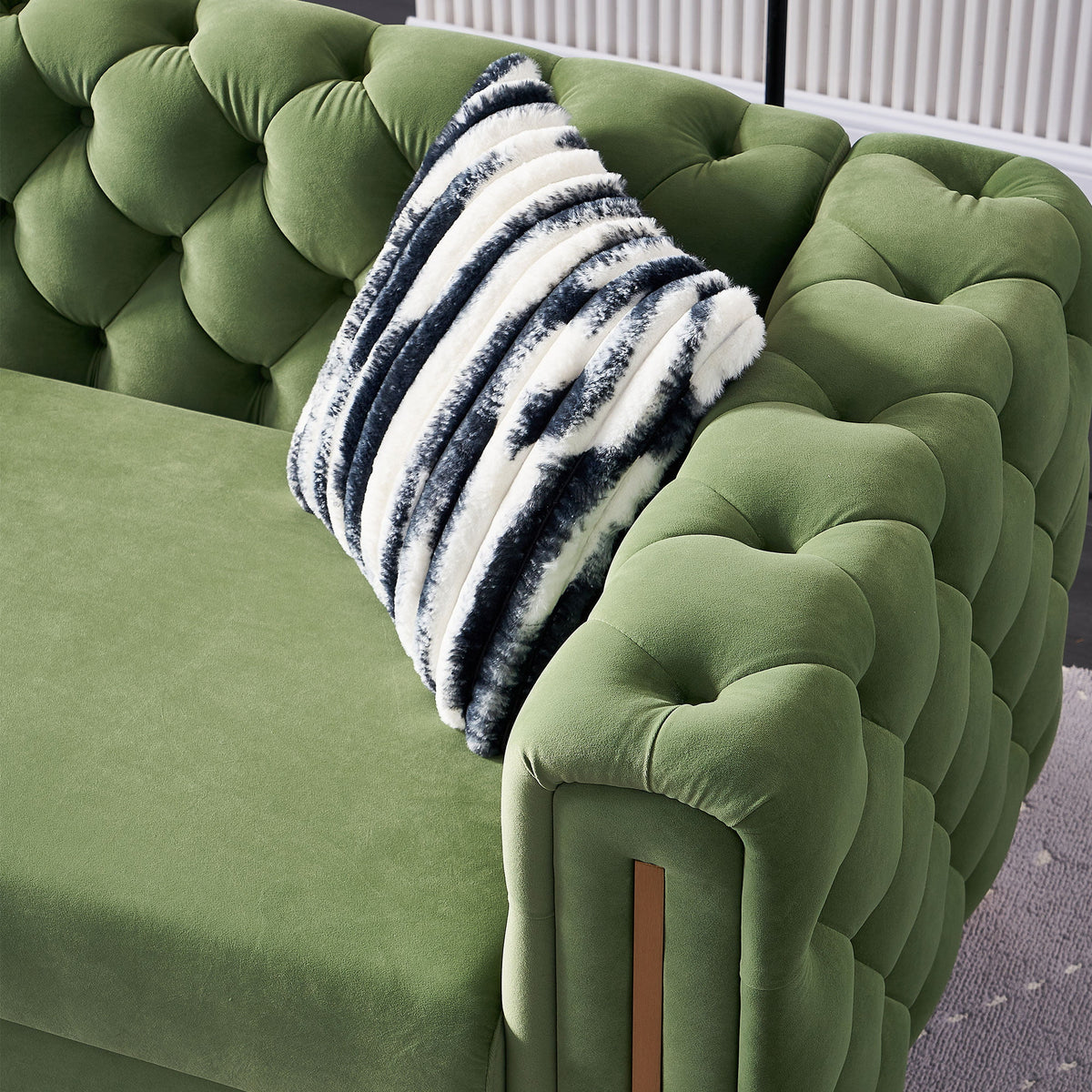 Green Tufted Velvet Sofa with 2 Pillows, 84 inches W832338