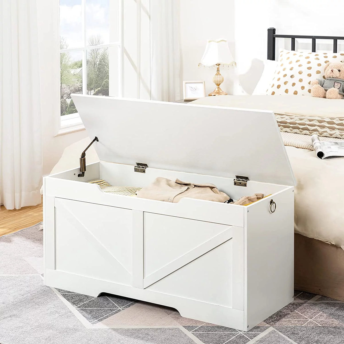 White Wooden Storage Bench N8719