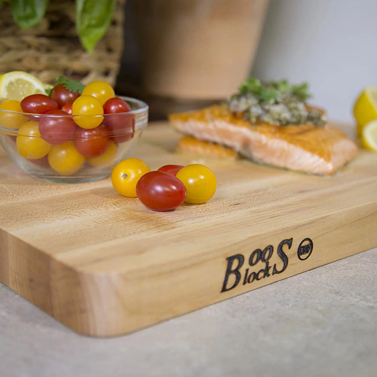 Maple Wood Edge Grain Cutting Board, 16" x 10" x 1" P496