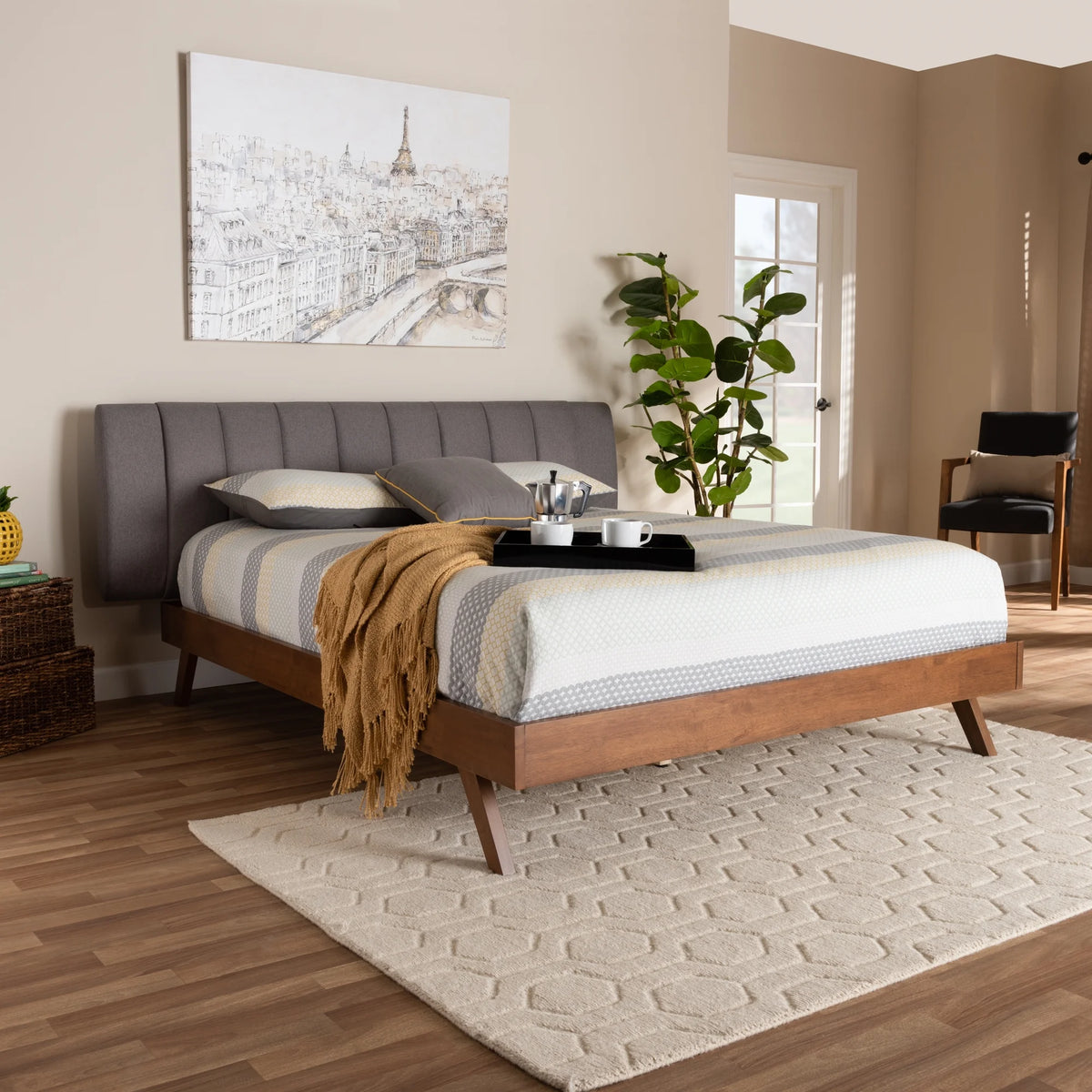 Grey Fabric Upholstered Queen Size Bed I4408